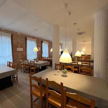 酒店 El Collell - Hotelet - Desayuno, Comida Y Cena 桑特费里奥尔