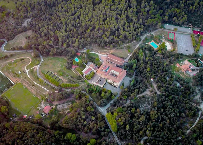 Hotel El Collell - Complejo Familiar Sant Ferriol